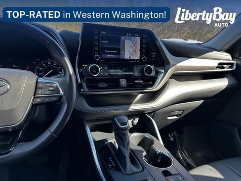 Used 2021 Toyota Highlander XLE image 26