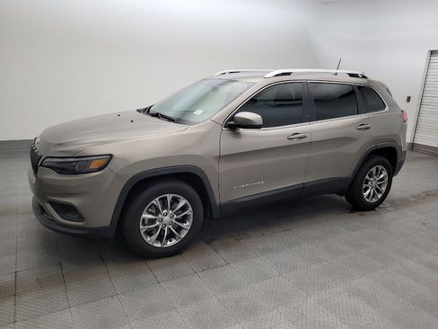 Used 2019 Jeep Cherokee Latitude Plus image 2
