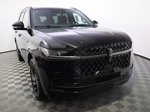 New 2027 Lincoln Navigator Reserve w/ Jet Appearance Package AWD/4WD image 9