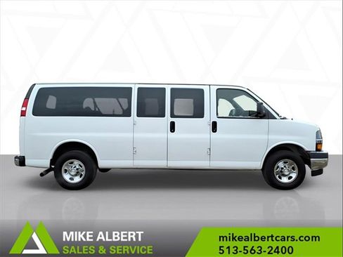 Used 2018 Chevrolet Express 3500 LT w/ LT Preferred Equipment Group image 8