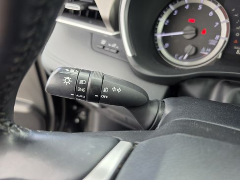 Used 2023 Toyota Highlander XLE FWD image 24