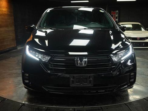 Used 2023 Honda Odyssey Sport image 3
