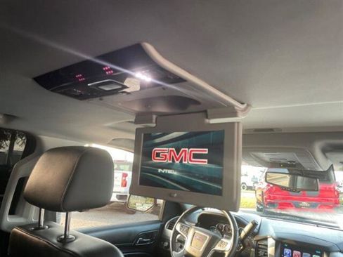 Used 2018 GMC Yukon XL SLT w/ Premium Edition image 13