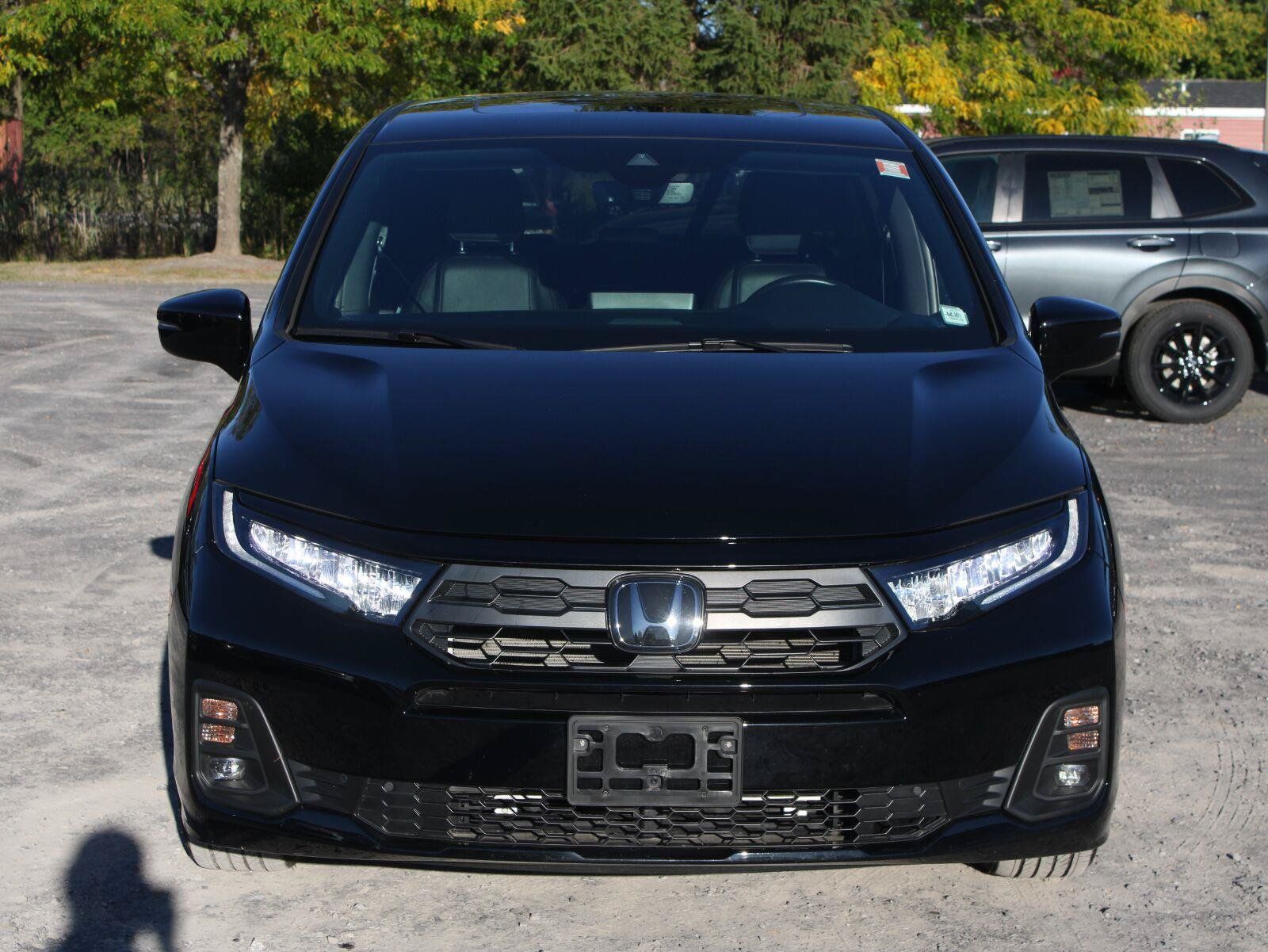 Used 2025 Honda Odyssey Sport-L image 2