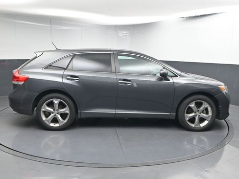 Used 2010 Toyota Venza Base image 9