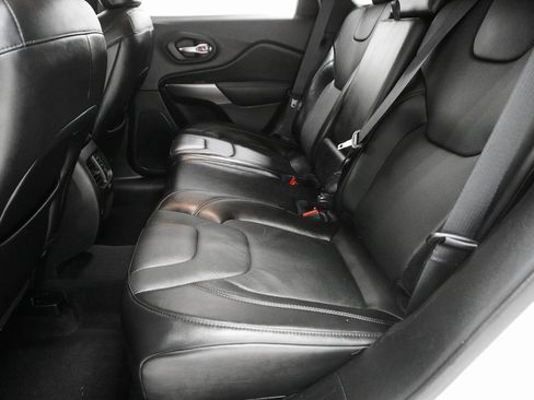 Used 2021 Jeep Cherokee Latitude Lux image 16