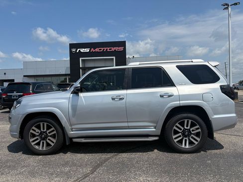 Used 2018 Toyota 4Runner Limited AWD/4WD image 15
