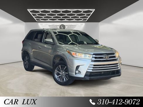 Used 2019 Toyota Highlander XLE FWD image 7