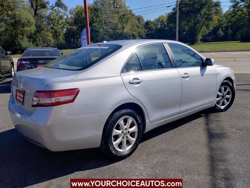 Used 2010 Toyota Camry LE image 5