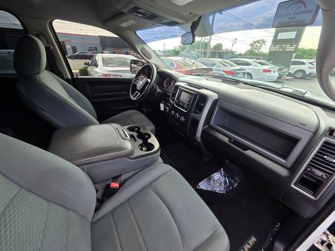 Used 2017 RAM 1500 Express RWD image 18