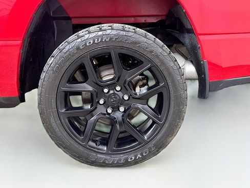 Used 2023 RAM 1500 Laramie AWD/4WD image 30