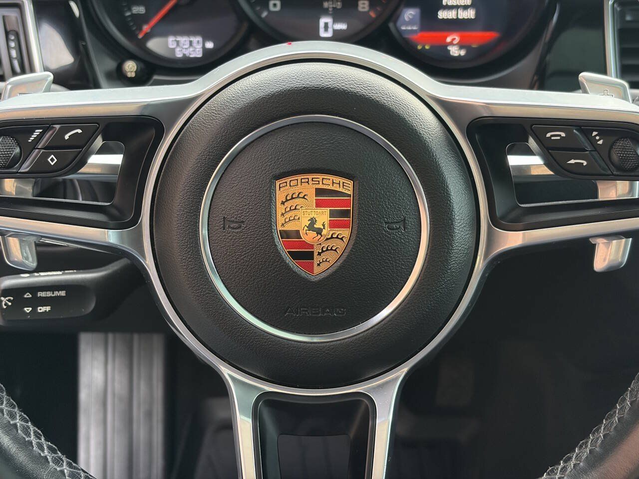 Used 2018 Porsche Macan AWD/4WD image 32