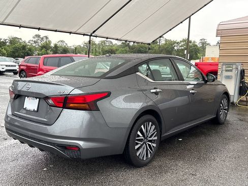 Used 2023 Nissan Altima 2.5 SV FWD image 5