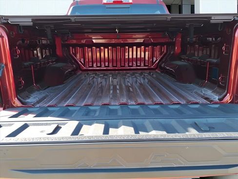 Used 2024 Chevrolet Colorado Trail Boss w/ Technology Package image 5