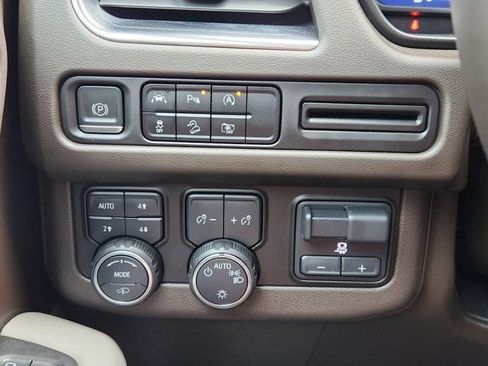 Used 2023 Chevrolet Tahoe Z71 w/ Z71 Off-Road Package image 23