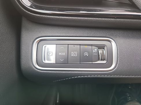Certified 2025 Buick Enclave Preferred FWD image 22
