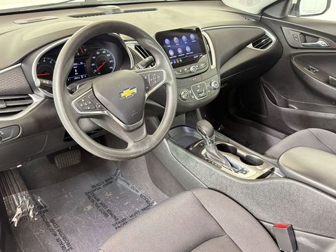 Used 2023 Chevrolet Malibu LS w/ Driver Confidence Package FWD image 4