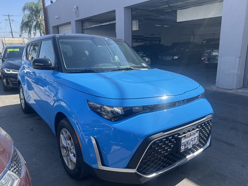Used 2025 Kia Soul S FWD image 1