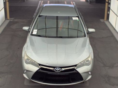 Used 2017 Toyota Camry SE FWD image 2