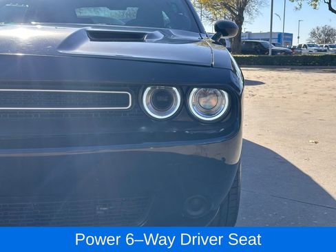Used 2023 Dodge Challenger SXT image 4