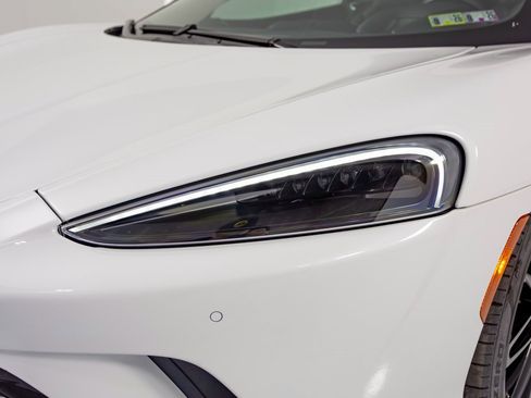 Used 2022 McLaren GT image 32