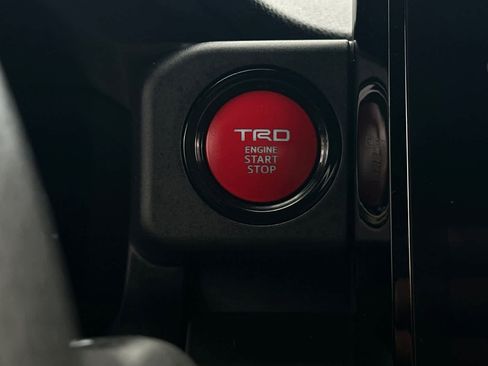 Used 2024 Toyota Tacoma TRD Off-Road image 27