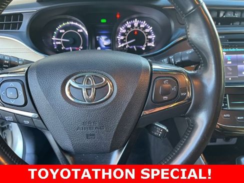 Used 2015 Toyota Avalon Limited image 20