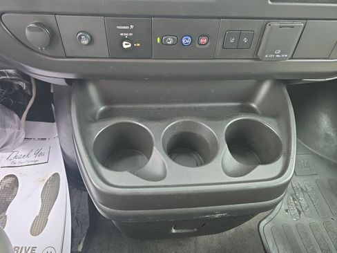 Used 2025 GMC Savana 3500 LT w/ LT Preferred Equipment Group RWD image 21