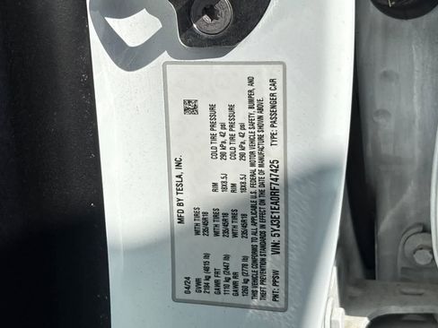 Used 2024 Tesla Model 3 Standard Range RWD image 23