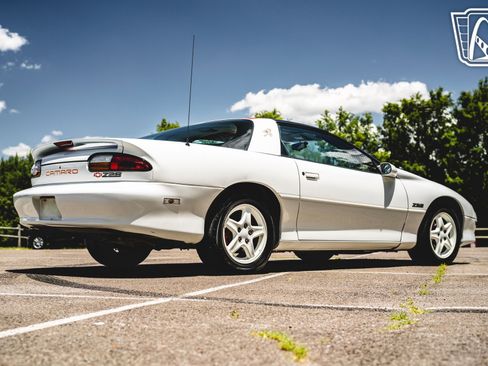 Used 1997 Chevrolet Camaro Z28 w/ Preferred Equipment Group 2 image 28