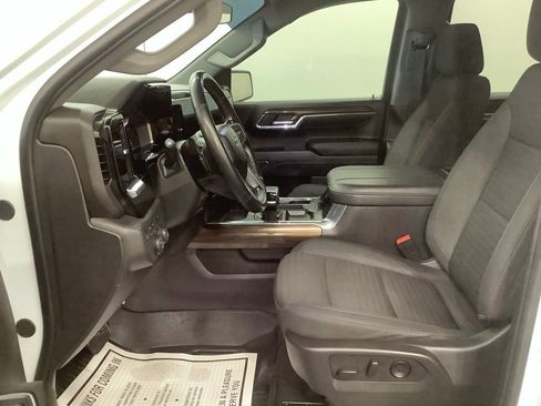 Used 2024 Chevrolet Silverado 1500 LT Trail Boss w/ Protection Package image 11