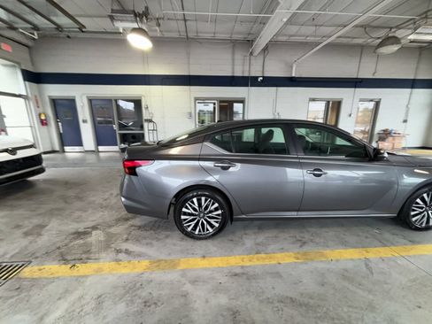 Used 2026 Nissan Altima 2.5 SV FWD image 15