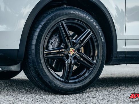 Used 2016 Porsche Cayenne image 48