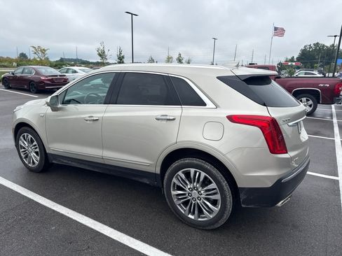 Used 2017 Cadillac XT5 Premium Luxury AWD/4WD image 4