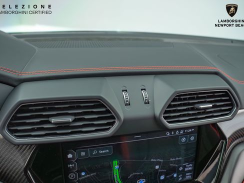 Used 2024 Lamborghini Urus S image 29