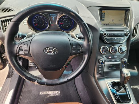 Used 2015 Hyundai Genesis 3.8 RWD image 29