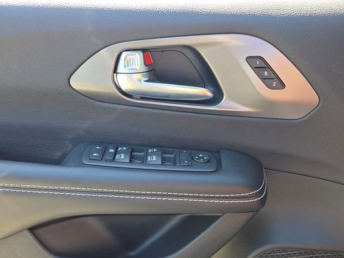 New 2026 Chrysler Pacifica Select FWD image 26