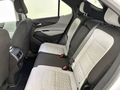 Used 2023 Chevrolet Equinox LS w/ LS Convenience Package AWD/4WD image 18