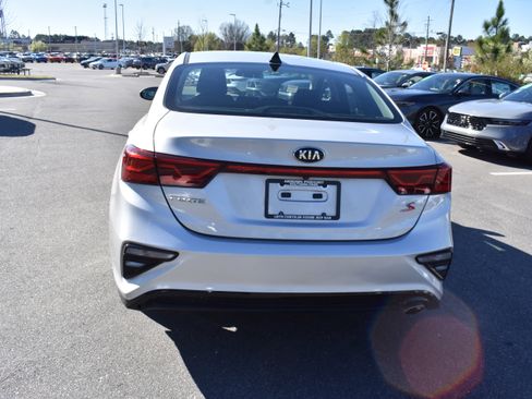 Used 2019 Kia Forte S w/ S Premium Package image 8