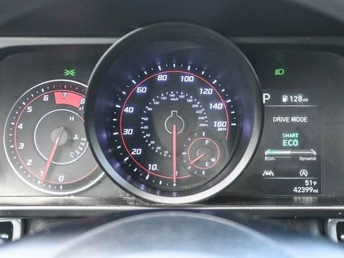 Certified 2023 Hyundai Elantra SE image 26