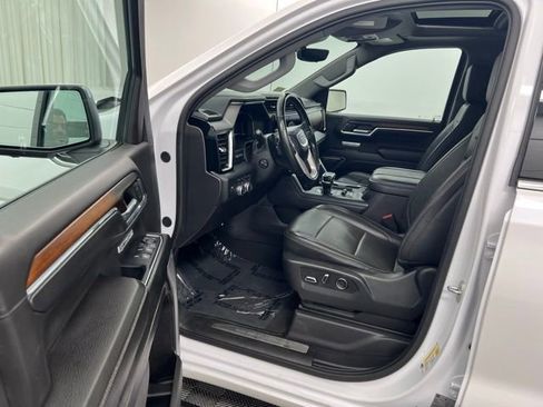 Used 2024 GMC Sierra 1500 Denali w/ Technology Package AWD/4WD image 11