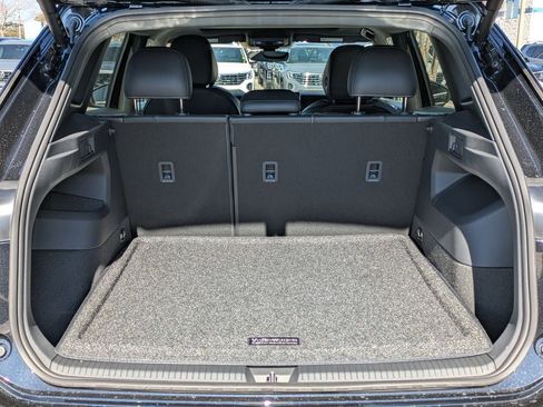 New 2026 Volkswagen Tiguan SE R-Line FWD image 13