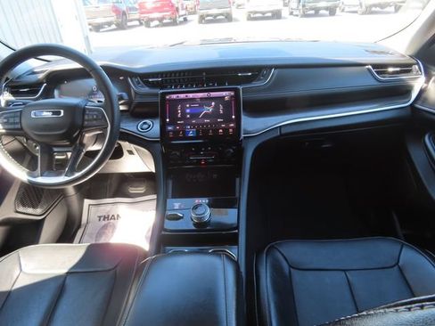 Used 2023 Jeep Grand Cherokee Limited w/ Luxury Tech Group II AWD/4WD image 28