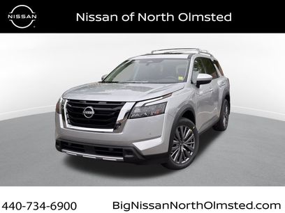 New 2025 Nissan Pathfinder SL w/ SL Premium Package
