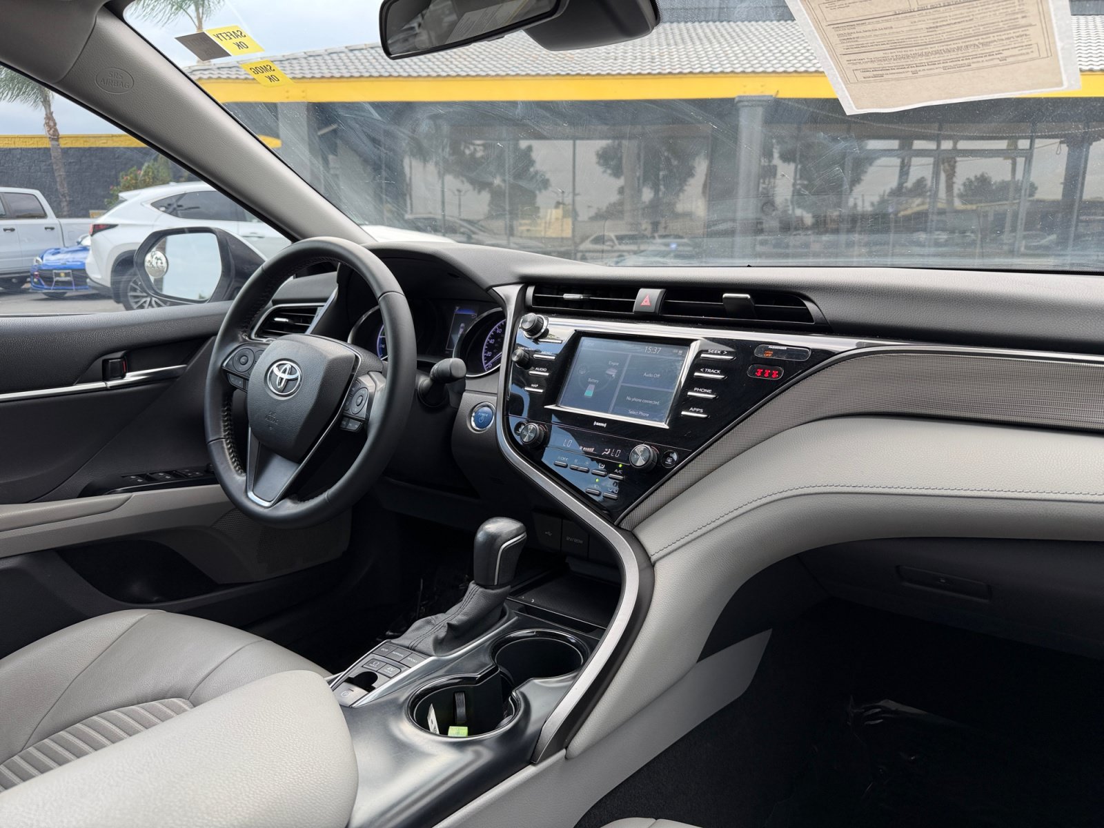 Used 2020 Toyota Camry SE w/ Carpet Mat Package FWD image 16