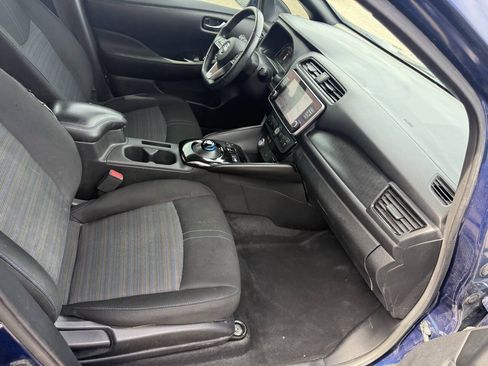 Used 2020 Nissan Leaf SV FWD image 13