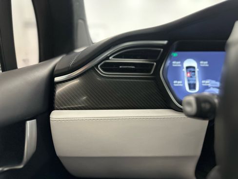 Used 2017 Tesla Model X 75D image 30