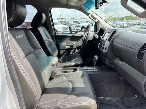 Used 2015 Nissan Xterra PRO-4X w/ Pro-4x Leather Package AWD/4WD image 24