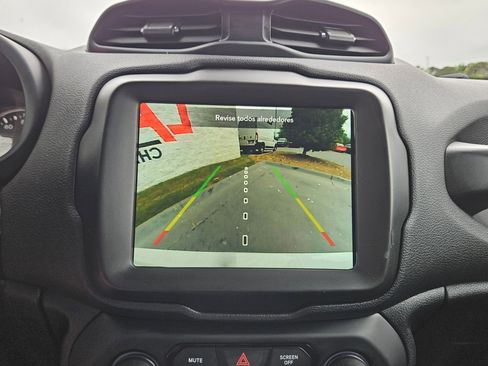 Used 2023 Jeep Renegade Latitude AWD/4WD image 33