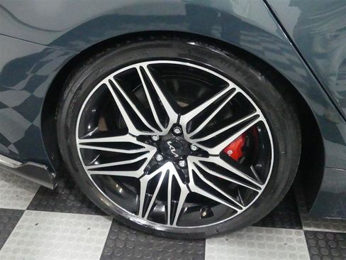Used 2022 Kia Stinger GT2 AWD/4WD image 17